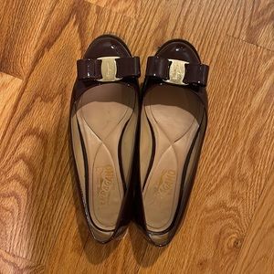 Salvatore Ferragamo Luna Flats in Rouge Noir - sz 5.5